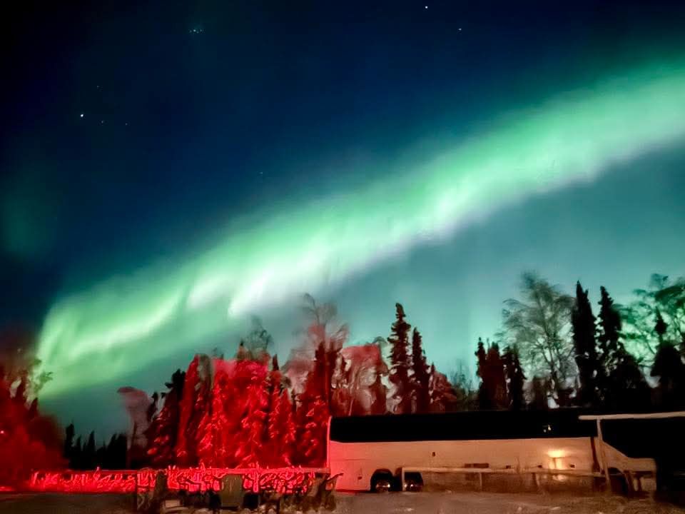 <span style="color:#E94709">《★早鳥優惠,最高第2人省$10,000★》</span>玩美加族～阿拉斯加幸福極光之旅8日【珍娜溫泉一晚、阿拉斯加帝王蟹餐】